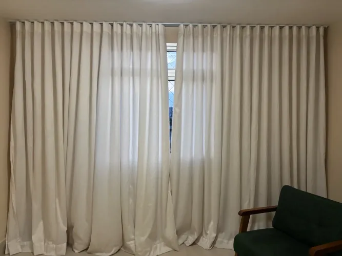 Cortina Linho Bege com Forro Blackout 3,50 x 2,60 m - Ajustável até 2,70 m