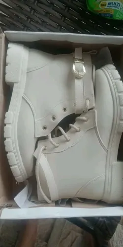 Bota infantil nova 