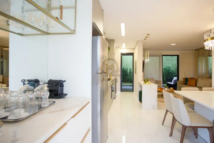 Apartamento de 81m² à venda 3 dormitórios, 1 suíte, andar alto, sacada com churrasqueira