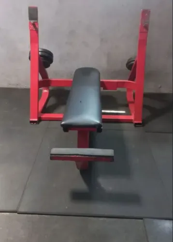 Supino / Estação de Musculação