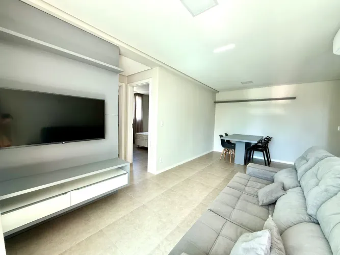 Apartamento para locação em Camboriú com uma suíte e um quarto mais banheiro