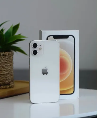 iPhone 12 impecável