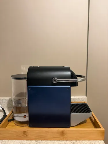 Cafeteira Nespresso Pixie Redesign 110v