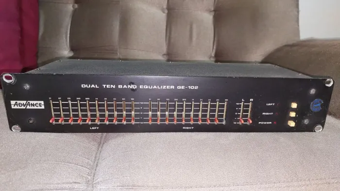 Equalizador Advance GE 102 funcionando tudo original