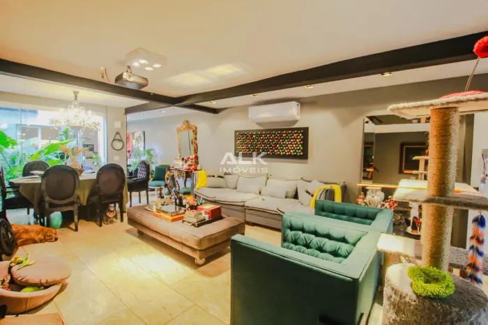 Casa de vila para venda - Vila Nova Conceição com 3 suítes