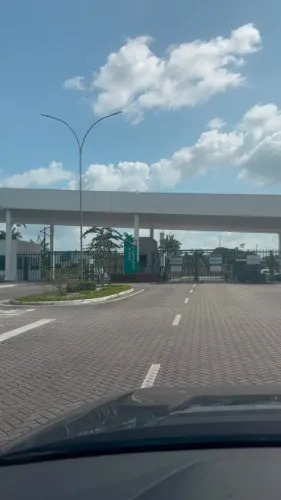 Lote de 240m² no condomínio Jardins de Marselha