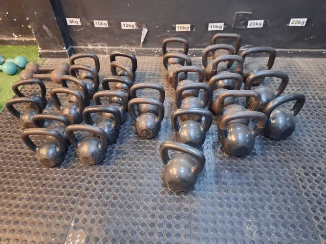 Kettebell, 10,12kg ( unidades )oportunidade! Box de crossfit fechou.