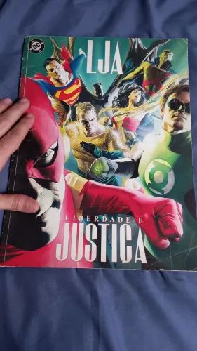 Quadrinhos DC comics liga da justiça de luxo liberdade e justiça.