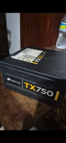 Fonte gamer corsair Tx750 (DEFEITO)