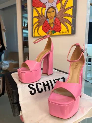 Salto plataforma da Schutz rosa