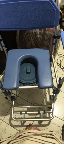Cadeira de banho hospitalar em aluminio 