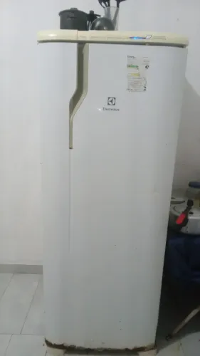 Geladeira com defeito