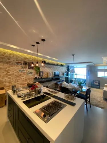 VENDO/LOCAÇÃO | APTO ALTO PADRÃO | PONTA DAREIA | REFORMADO
