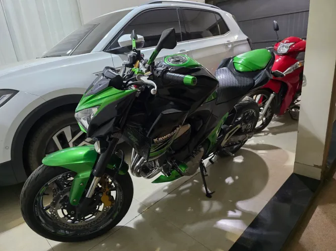 Kawasaki Z800 2014/2014 - Impecável e Baixa Quilometragem!