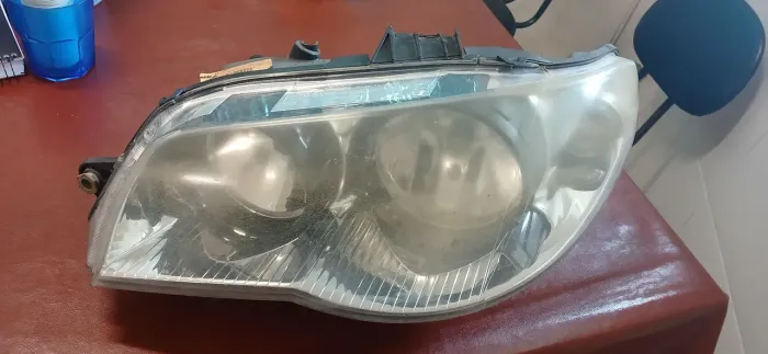 Farol esquerdo do Fiat Palio 2011/12 