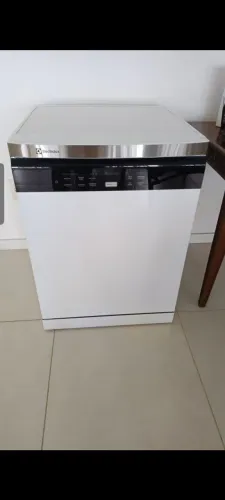 Lava-Louças Electrolux 14 Serviços Branca. Nunca usada.