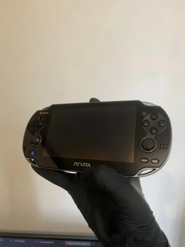 PS Vita + 16gb Cartão Sony Original + Cabo carregador (Envio via OLX PAY)