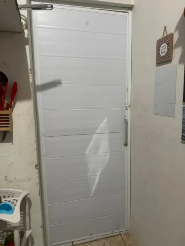 ?VENDO PORTA DE ALUMÍNIO COM PVC?