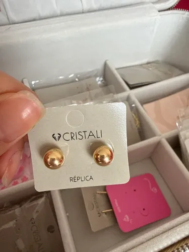 Brinco esfera banhado a ouro 18k