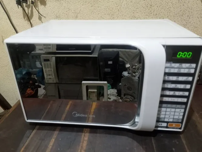 Microondas Midea 20L 
