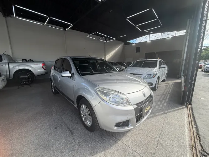 Renault Sandero Privilège Hi-flex 1.6 16V 5P AUT 2012