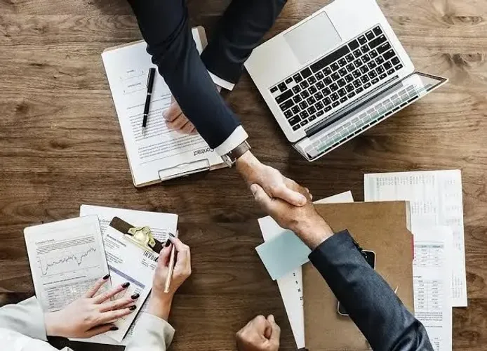 Procuro representante comercial 25% de ganho bruto.