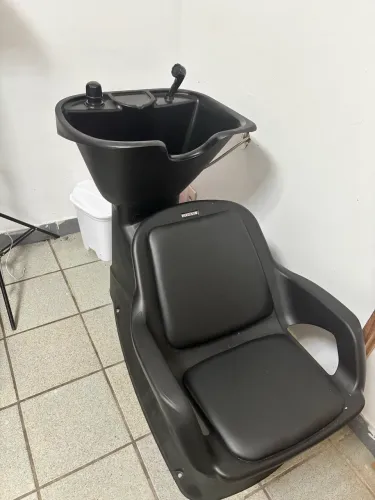 Lavatório com cadeira seminovo 
