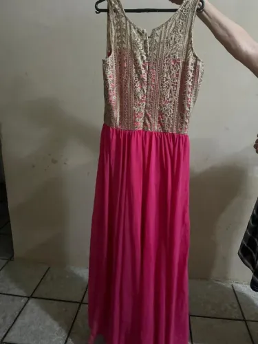 Vestido luxo vestido com renda ideal para casamentos , 15 anos e etc