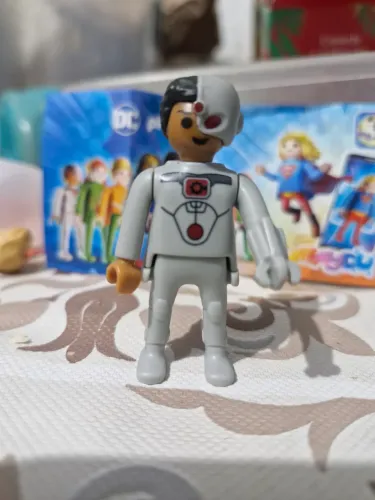 Ciborg playmobil kinder ovo