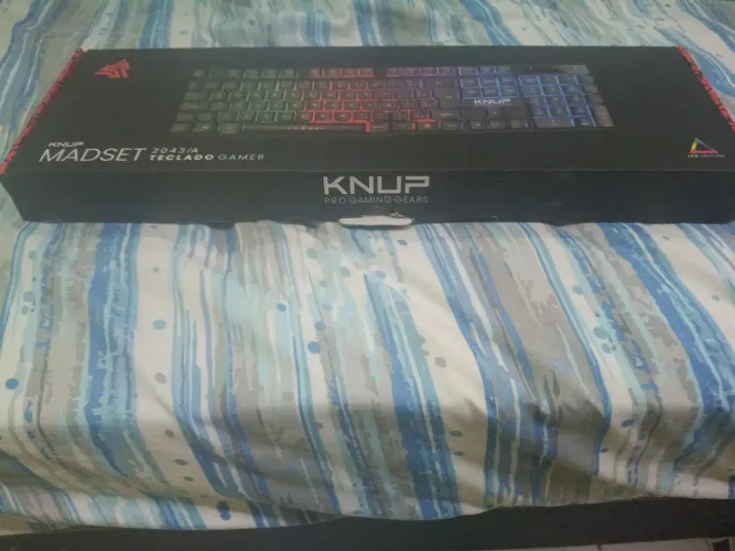 Teclado Semi-Mecânico Gamer Kp2043 a Led Rgb KNUP Usb