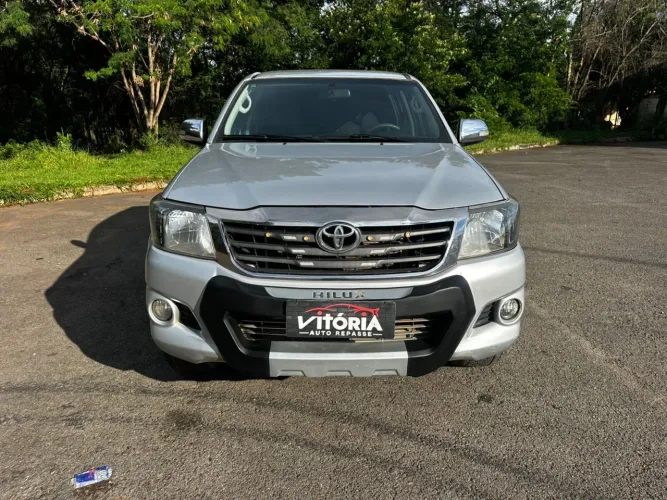 Toyota Hilux CD SRV 4X4 2.7 Flex 16V Aut. 2015