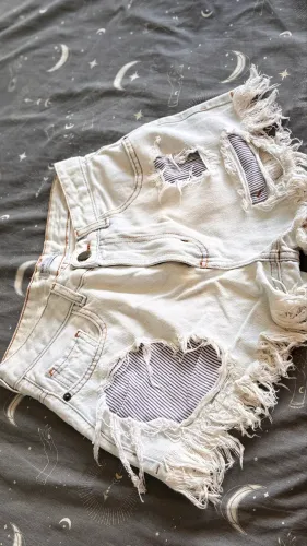 Short jeans