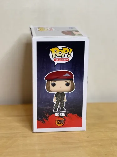 Boneco Funko Pop Da Robin #1299 Stranger Things S4 Exclusive