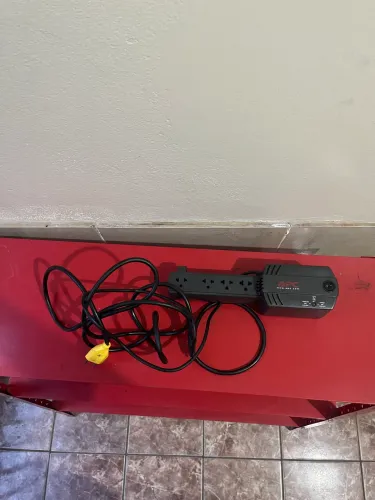 NoBreak APC com 3 Tomadas - Com Bateria