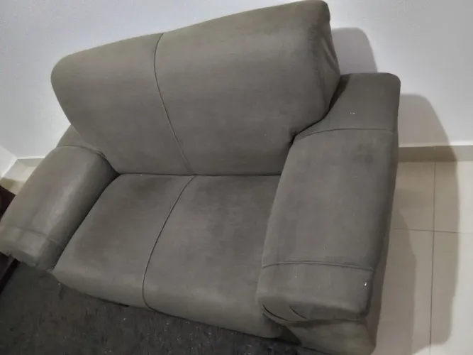 Vendo Sofá de 2 e 3 lugares