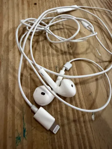 Fone de ouvido Apple Original Lightning 
