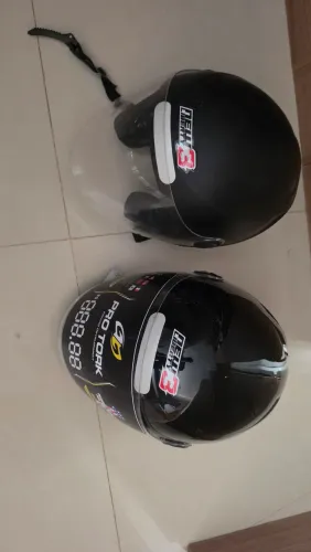 Vendo 2 capacetes de moto super novos