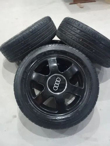 Rodas 15 Audi A3 5x100..Pneus top 195 60 troco com volta e faço volta também