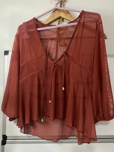 Blusa Tule Laranja veste até 42 versátil e estilosa
