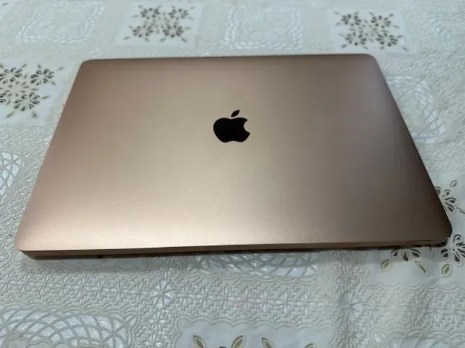 Macbook Air M1 / 256GB 8GB RAM/ Rose Gold / Bateria: 93% / Original / R$3.700,00