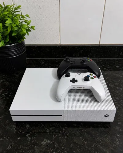 Xbox One S Branco + 2 Controles Originais | Funcionando 100%