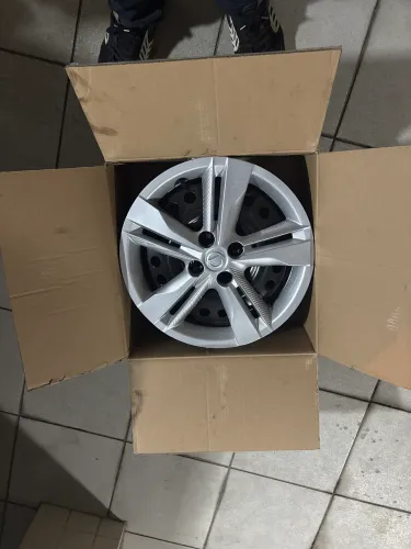 Roda de Aço 16 mais Calotas Nissan - 300 cada