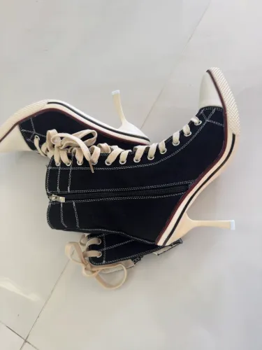 Bota Tênis de salto bico fino 37/38