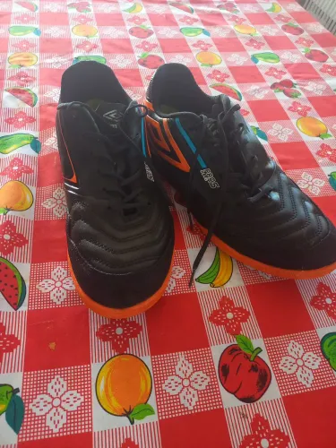 Chuteira Umbro Pro 5 Club Futsal 41/42 | Semi Nova | R$319