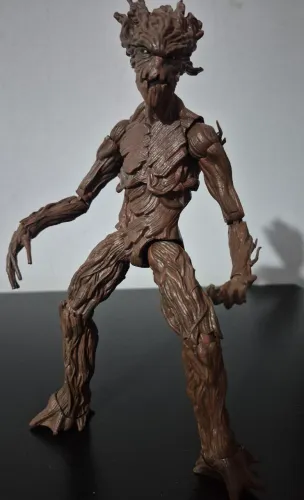 Groot Marvel Legends (Leiam a descrição)