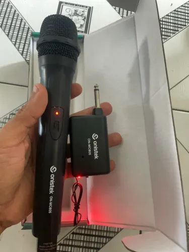 MICROFONE SEM FIO A PILHA