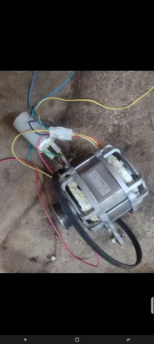 Motor lavadora funcionando 