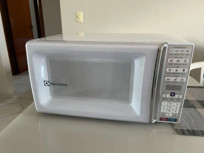 Vendo microondas Eletrolux