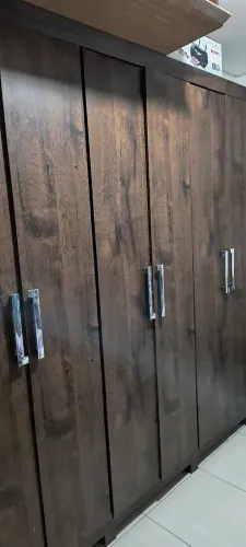 Guarda roupa 6 portas 