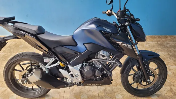CB 300 TWISTER ABS 2025 SEMI NOVA ABAIXO DA FIPE